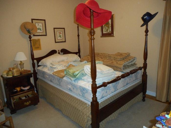 4 poster bed double/Full