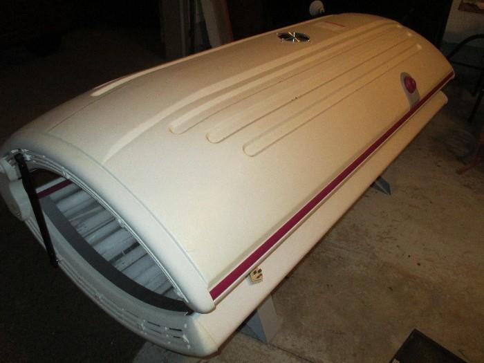 Sunquest Pro16SE Wolff System Tanning Bed