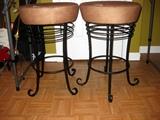 2 bar stools