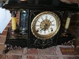 Seth Thomas 8 day mantal clock, gong at the hour & chime on the half