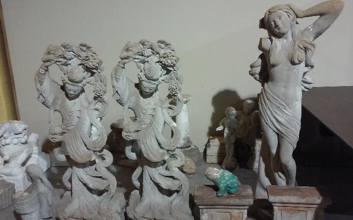 garden statues