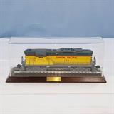 Lionel Union Pacific O Guage Engine in Display Case, Toy Train Collectibles 