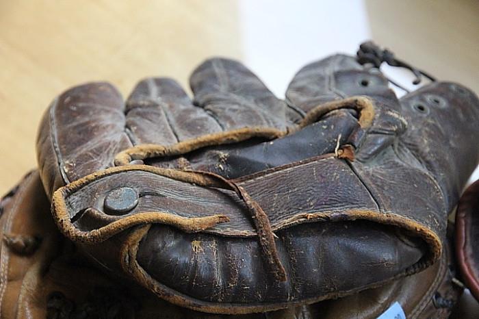 vintage baseball mitt