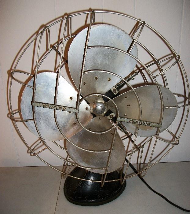 Antique working Hunter Zephair 3 speed Oscillating fan. Will need cord soon. Nice old fan