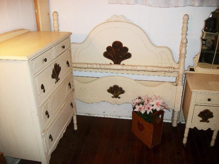 Beautiful Antique 6 Piece Full size Bedroom set built by The WoodWard MFG Corporation  {The Capitol Line} Austin Texas. Bed, Vanity with mirror & bench & Chest of drawers.