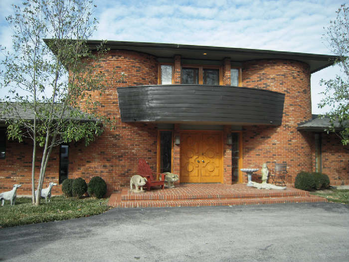 Welcome! That pair of lead Whippets are inside the house now.