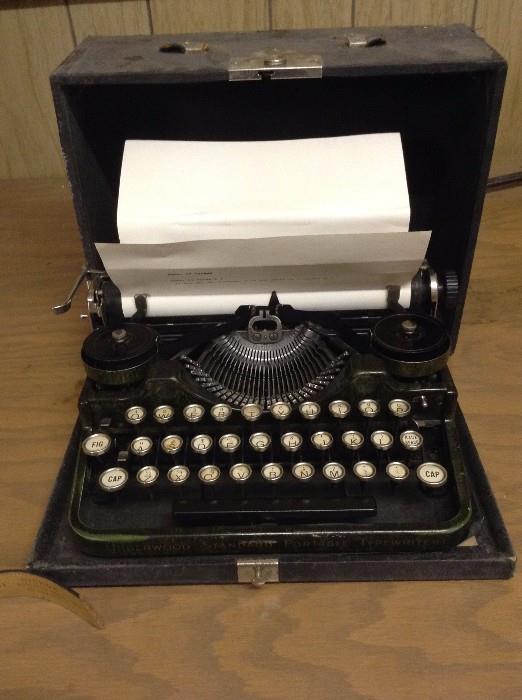Antique typewriter in working condition