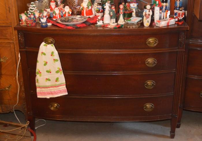 Vintage Mahogany Dresser (Has a Mirror), a matching headboard is also available