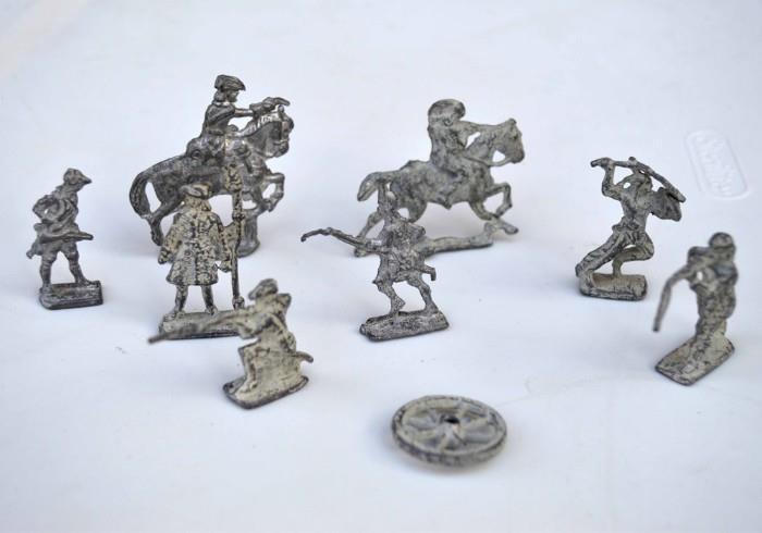 Old Metal War/Indian Figures