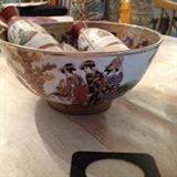 Side view of this traditional Chinese set (rare)