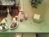 never used crate & barrel punch bowl set with glass ladel