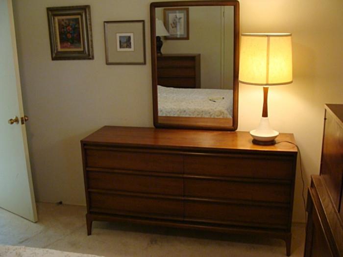 Wonderful Lane Mid century bedroom set-top quality!