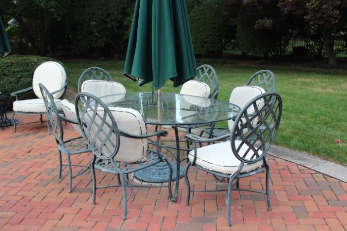 Oval Patio Table, 6 Chairs & Umbrella