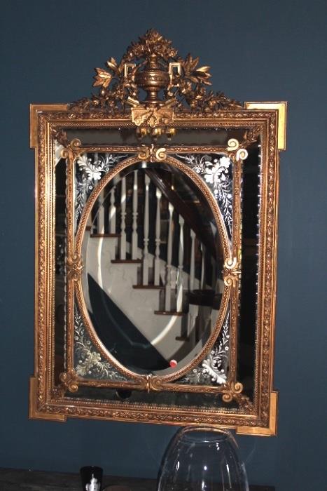 Decorative Mirror, a real Beauty!