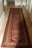Hand knot runner