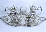 Vintage 5 piece Silver Artistry Community silverplate tea set. Set includes coffee pot (9 1/2"), tea pot (10"), creamer (4 3/4") sugar bowl with the lid (5"), & large tray (27").