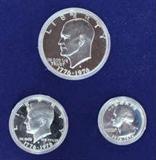 1976 3-piece U.S. Bicentennial silver proof set in its original packaging from the U.S. Mint: dollar, half dollar & dime are struck in 40% pure silver. Coins are original & undamaged; packaging may show signs of wear. Photograph may not show actual merchandise to be sold.