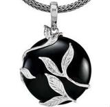 New sterling silver onyx pendant with leaf design: 1 1/2”, 10.1 gms gross weight