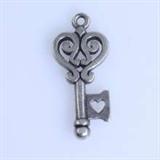 Estate James Avery sterling silver key charm: 1", 1.8 gms