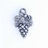Estate James Avery sterling silver grapes charm: 3/4", 1.9 gms