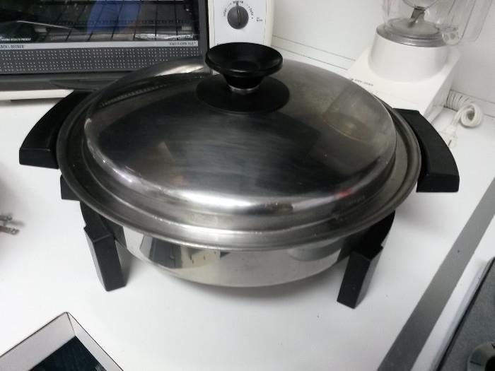 electric fry pan
