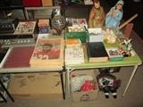MAGAZINES, CHRISTMAS ITEMS