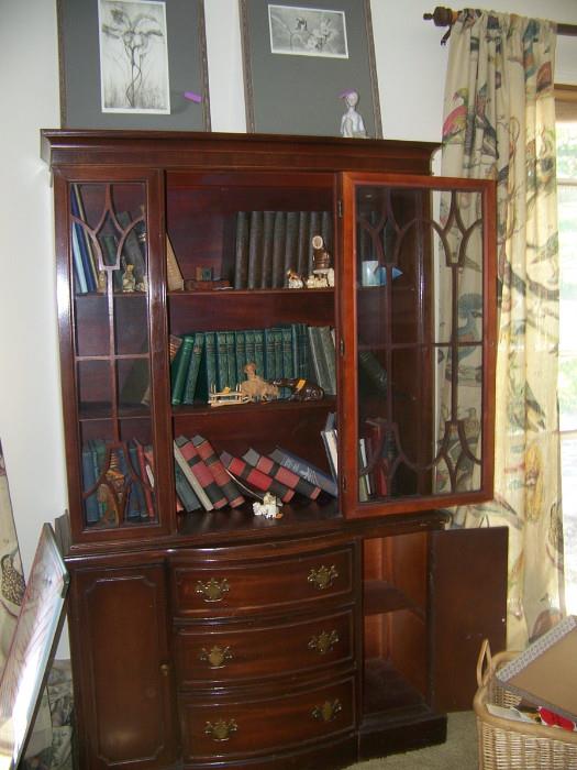 Beautiful Vintage Mahogany China cabinet or use as a Bookcase