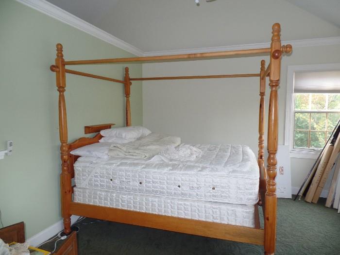 four poster with brand new mattress and spings