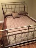 queen size sleigh bed and mattress