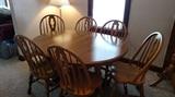 Wonderful Oak Dining Set w/2 leaves!