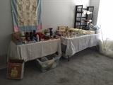 Linens, Knick Knacks
