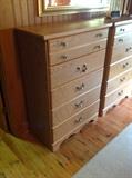 Dresser - $ 80.00
