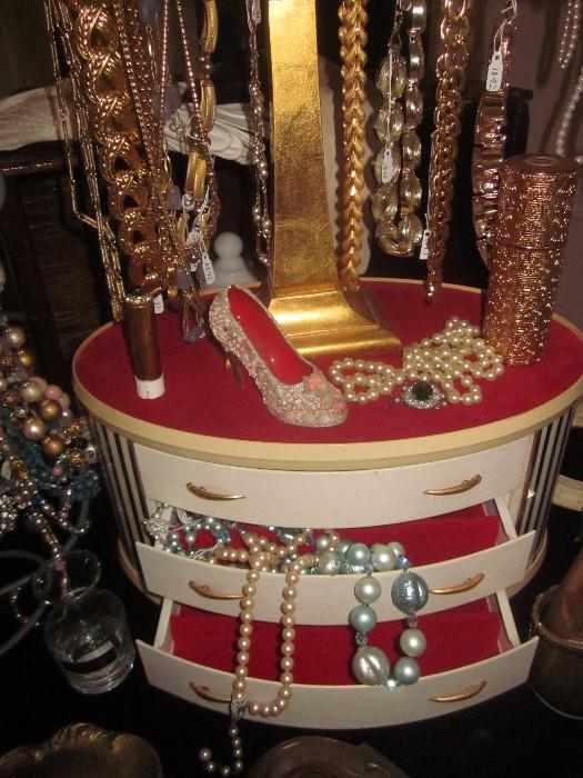 Costume jewelry, jewelry display items