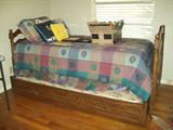 Trundle bed