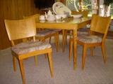 Heywood Wakefield dining table, 2 leaves, pads, 6 chairs (one with arms). 
