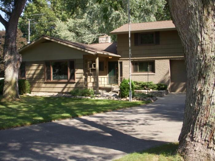 Sale Venue at 16168 152nd Avenue, Spring Lake, MI