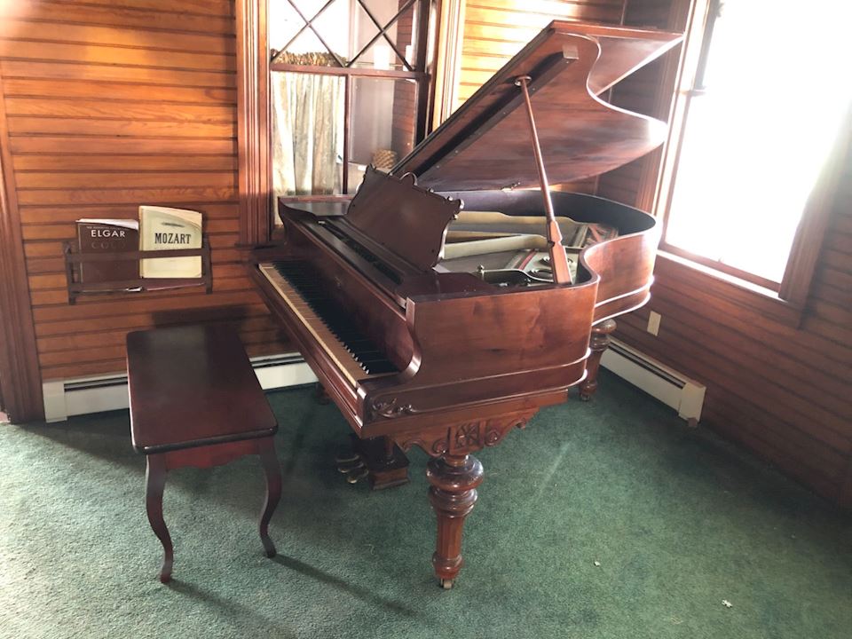 Monument Beach Guest House Online Auction