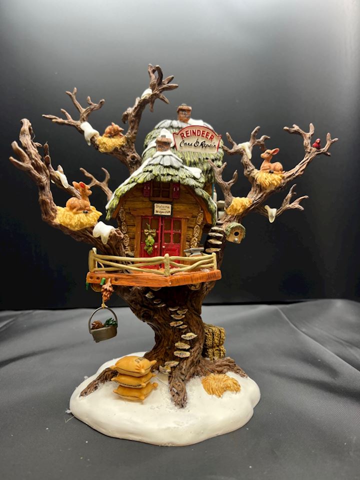 The Pickin Chicks Online Estate Sale- Dept 56 and Christmas Village accessories 