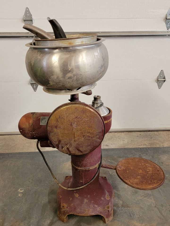 ONLINE AUCTION - Antique-Vintage store clearout