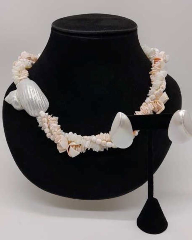 Collectibles -Toys and Jewellery- Upland Online Auction