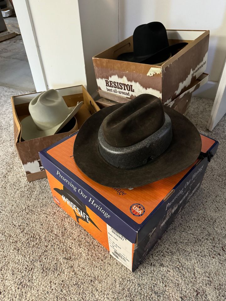 FINAL HOURS!! ITEMS ADDED! Sunset Hills Estate Auction Horse Tack Vintage Stereo Speakers MORE