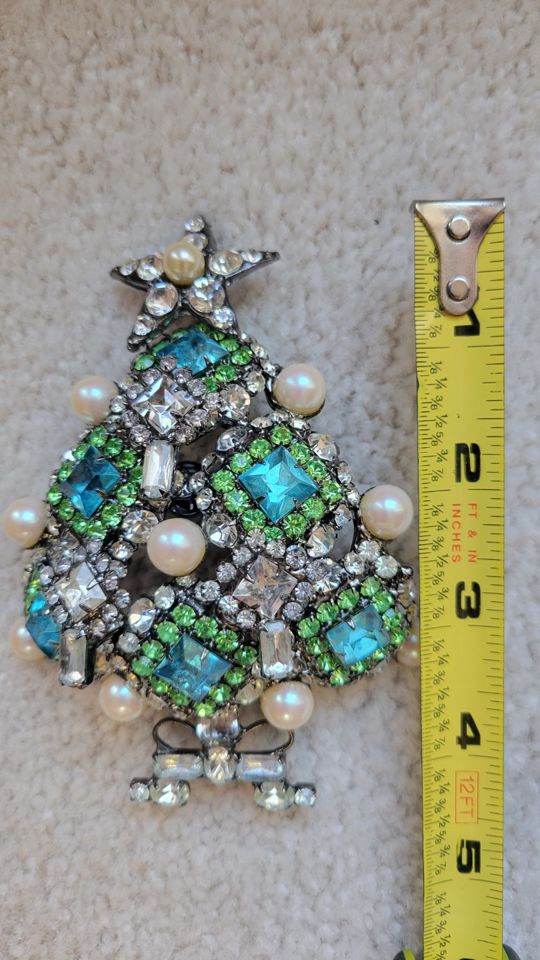 High end jewelry sale.  Mostly VRBA.  Mostly Christmas items.  