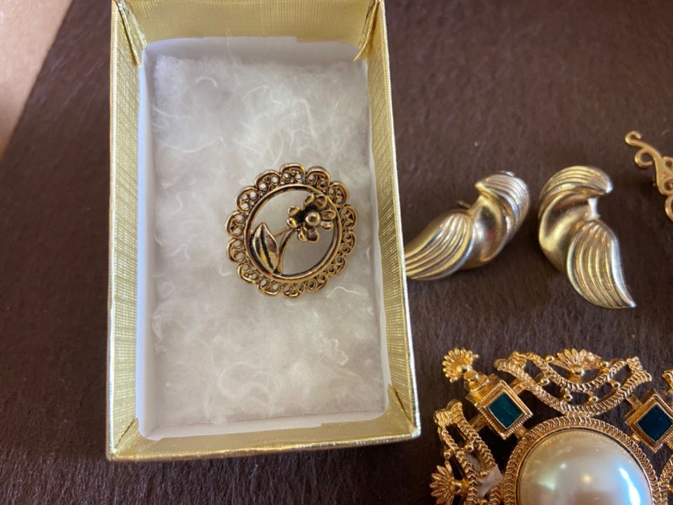 Jewelry Consignment Auction