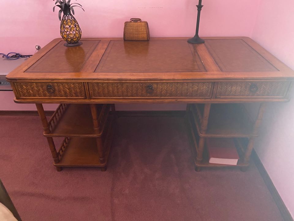 Tommy Bahama Desk With Matching Chair 4 25 900 00 Estatesales Net