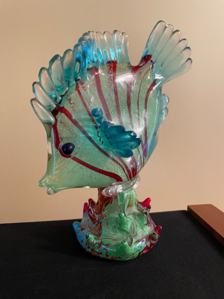 Glass House Online starts on 10/19/2023