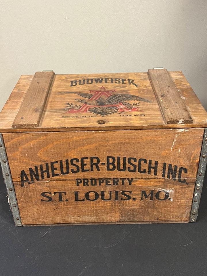 Fantastic Decor, Art, Furnitire Bernini Sewing Machine and General Household