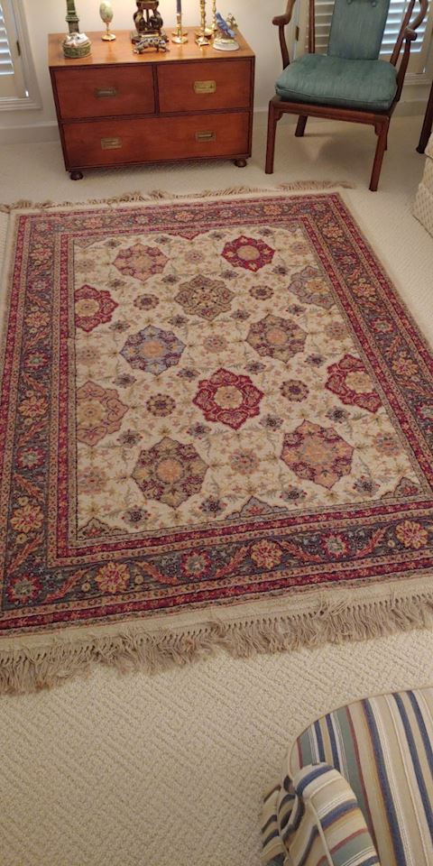 Beautiful Area Rug Great Colors Bidding Ends 5 46 00 Area Rug Great Colors Bidding Ends