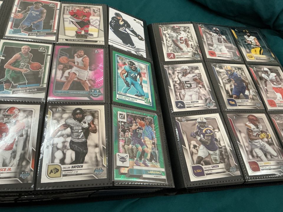 nba cards binder 2025-26 Topps NBA Basketball Binder Album with 9 Pocket Pages – Digital  Heroes main image 1