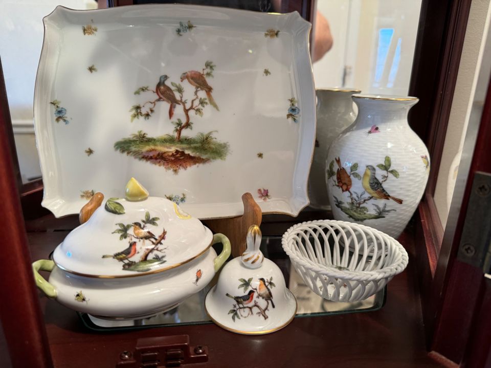 FINAL HOURS!!!! Figurines & MORE Sold By the Lot in this Awesome MOMO Estate Sales Auction