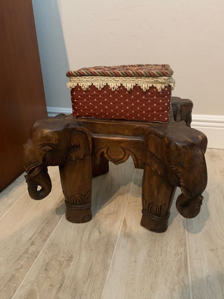 Naples - Discover Vintage Treasures and More at Our Estate Sale!&nbsp;Blue Moon Estate Sale